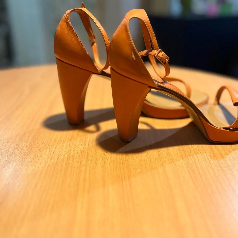 Elegant Women's Coral Heels, by BCBGMaxAzria - Picture 12 of 14